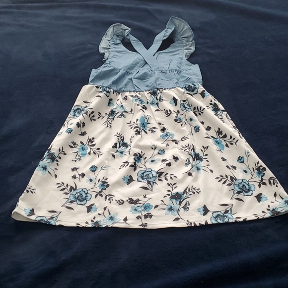🌟🆕️ Adorable Girls Dress - Picture 5 of 11